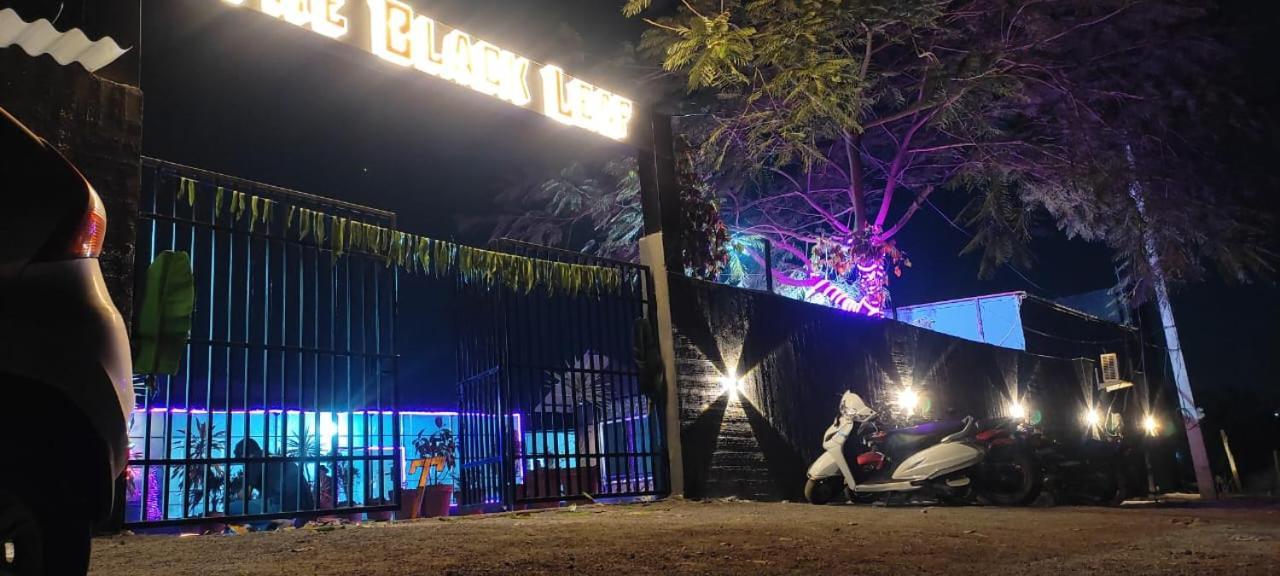 The Black Leaf Hotell Rāipur Eksteriør bilde